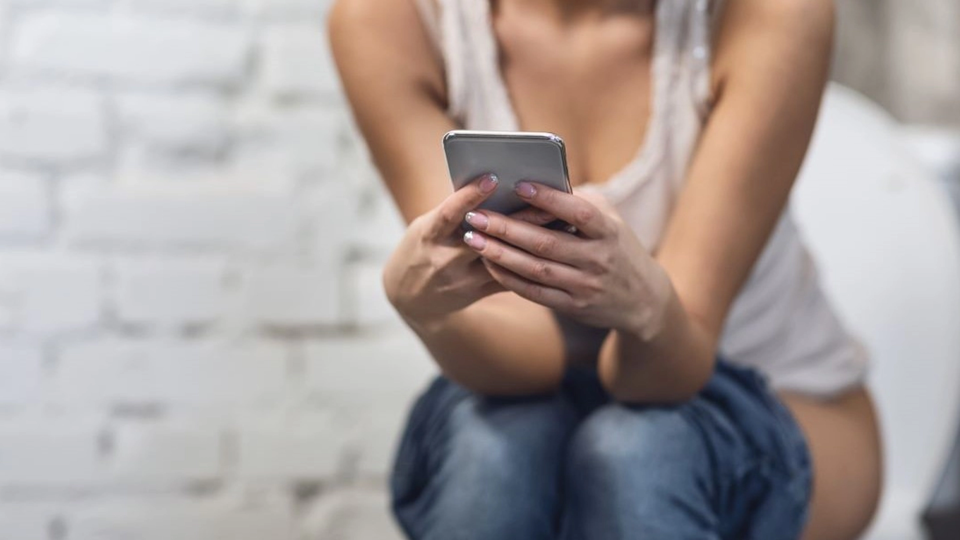 Ekspert med afsløring: Derfor bør du droppe telefonen her