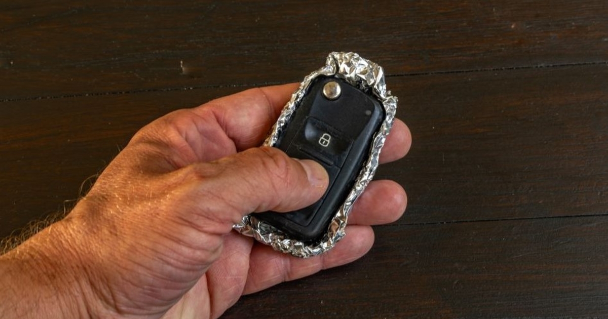 Flere bilister pakker deres bilnøgler ind i sølvpapir – og der er en god grund