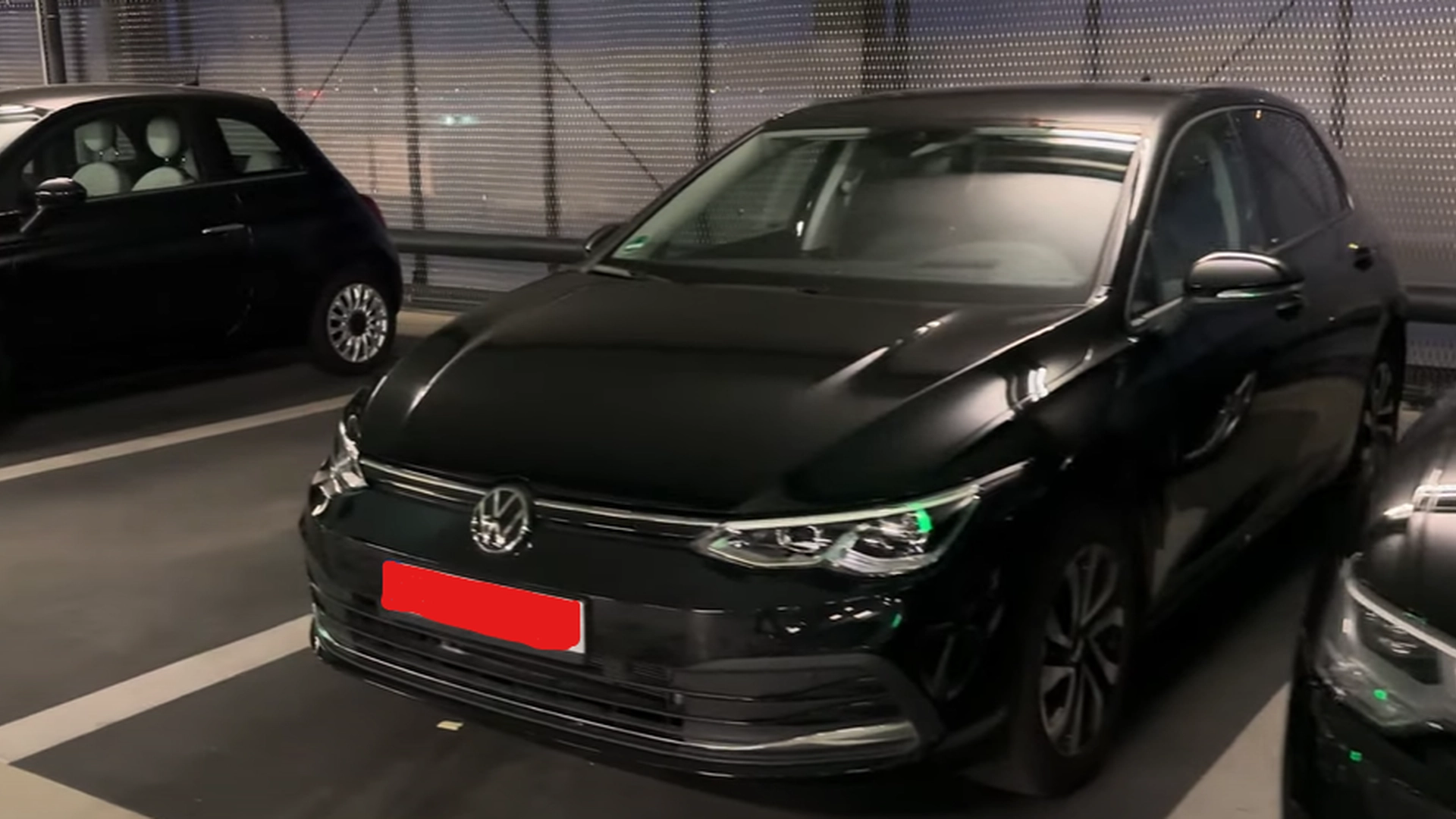 Bil har været parkeret i lufthavn i over et år: Så svimlende mange penge skal ejeren betale