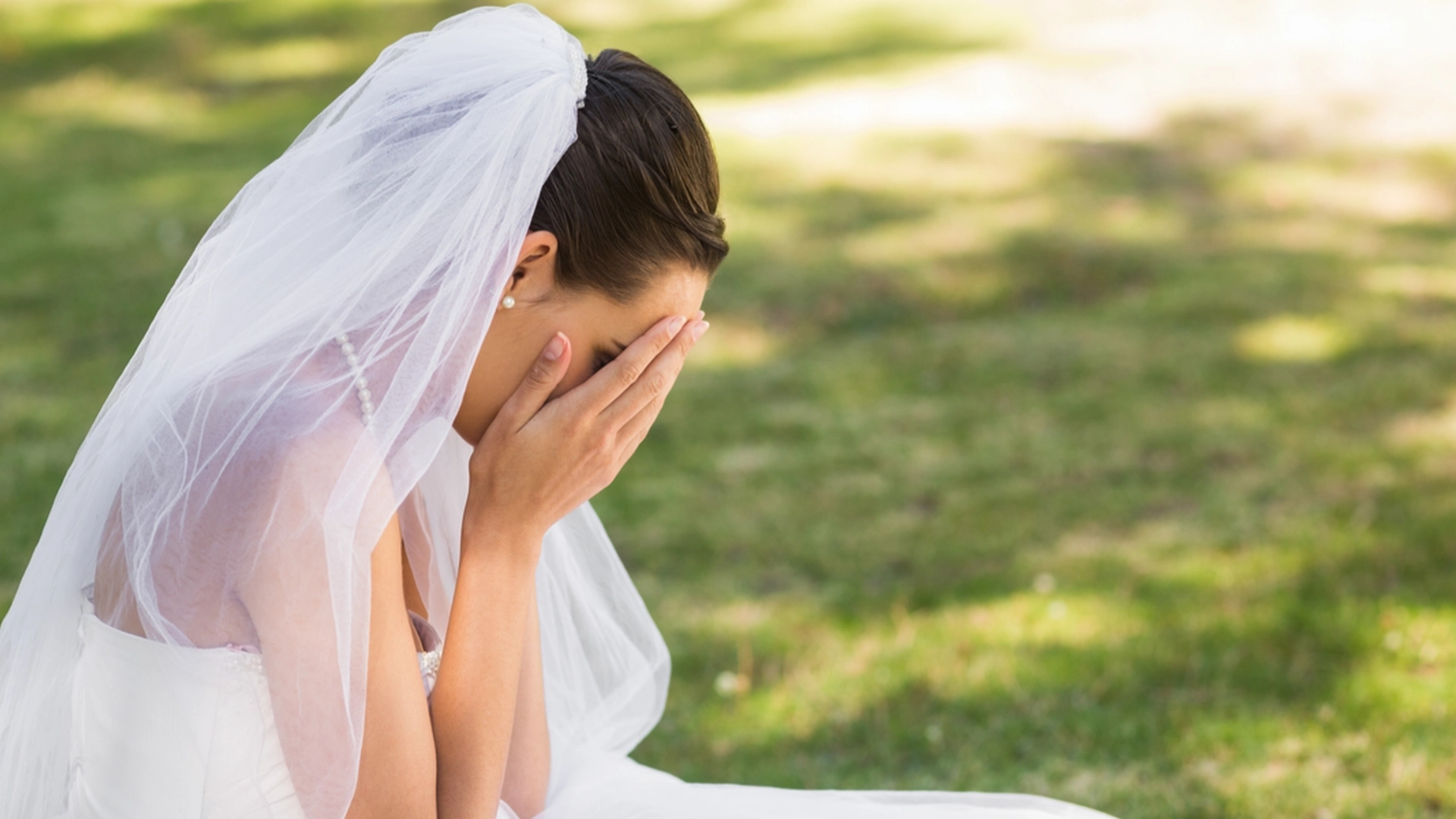 Brud taber 45 kg før bryllup og ser ‘fantastisk’ ud – men én ting får hendes forlovede til at forlade hende