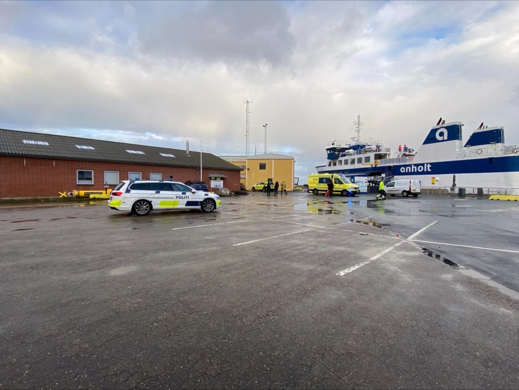 Flere personer forsvundet ved havn: Redningshelikopter på vingerne