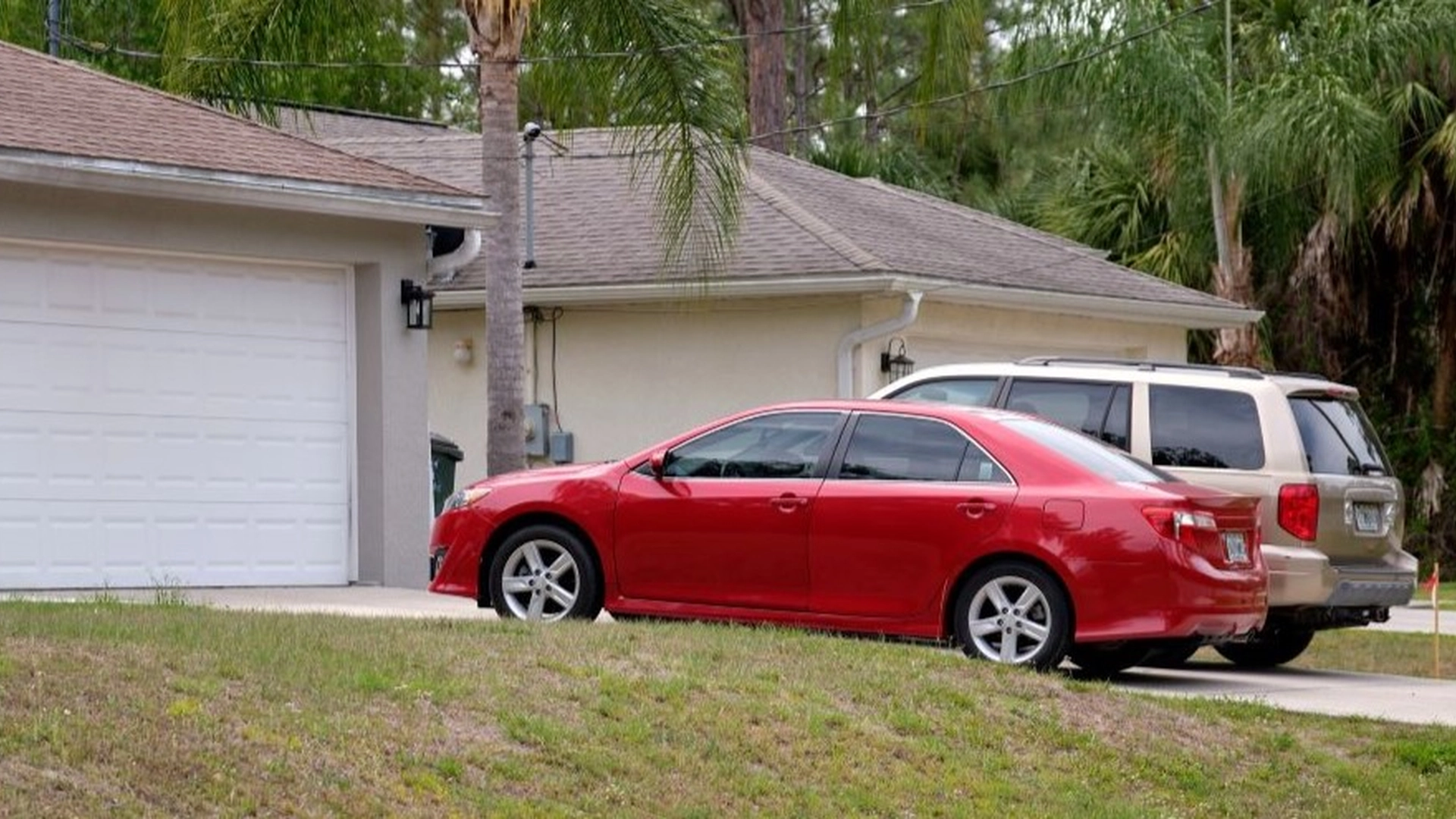 Turister bliver ved med at parkere i hans indkørsel: Nu har han fået nok og tager hævn