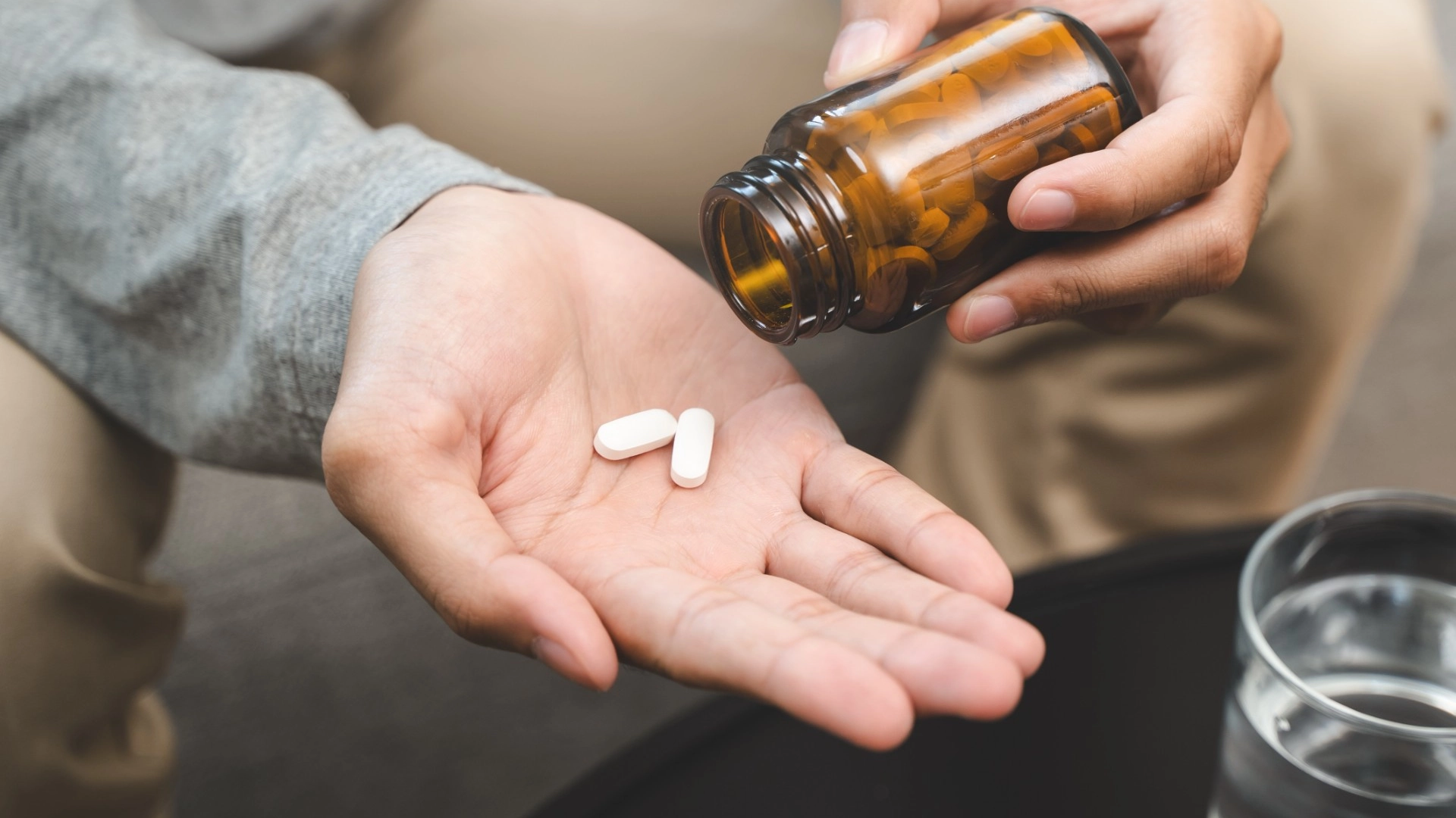 Neurolog med advarsel: Almindelig medicin, som millioner tager, øger risikoen for demens med 33 procent
