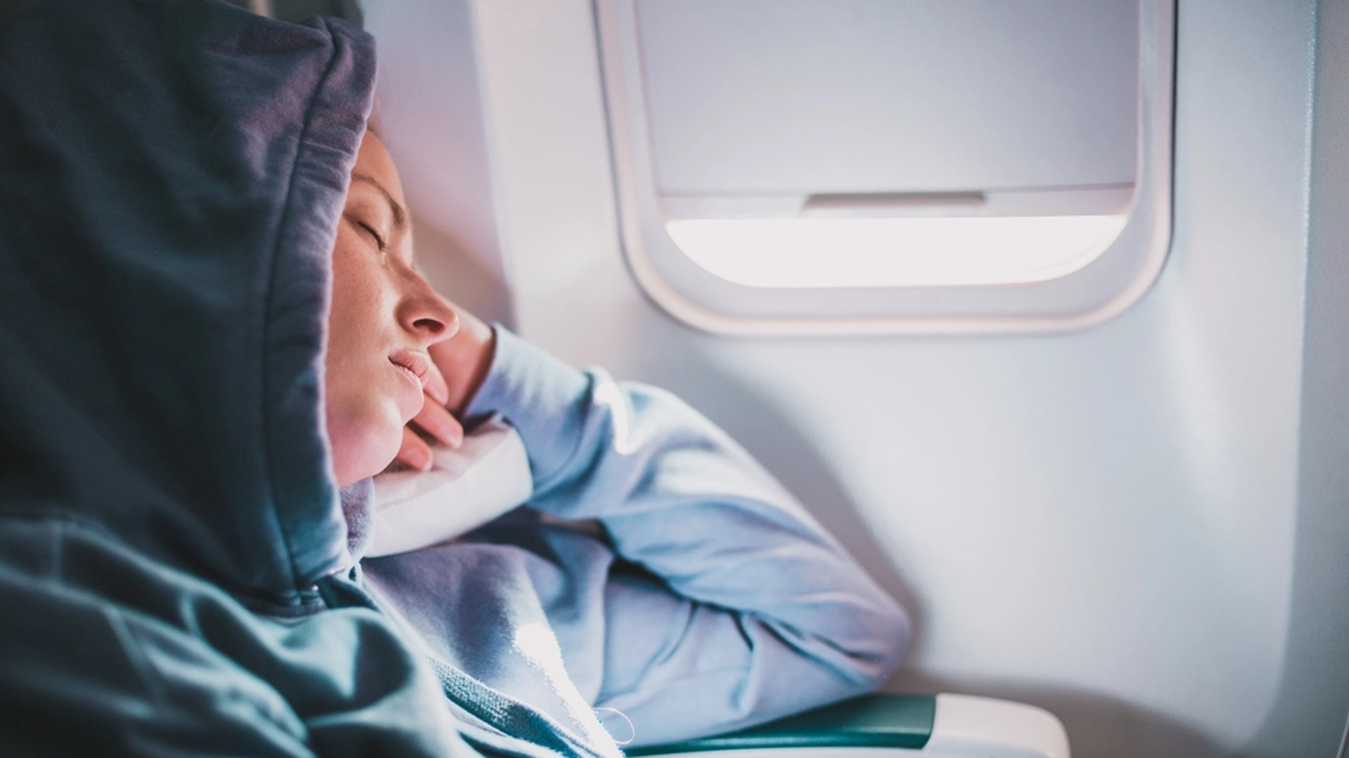 Sover du ofte under flyturen? Det bør du straks holde op med