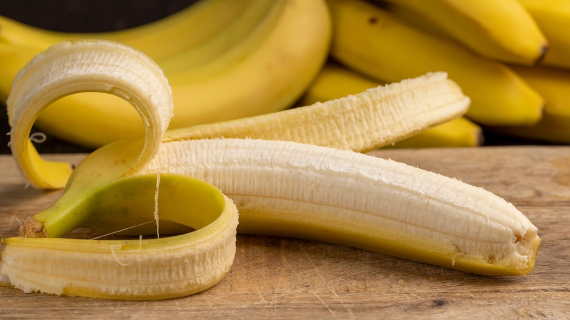 Læge afslører: Du har spist banan forkert hele livet