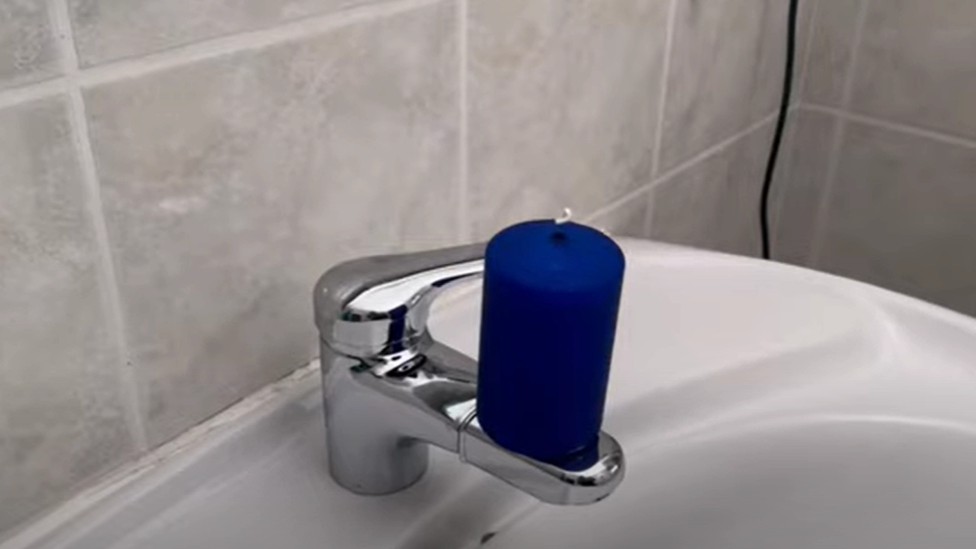 Derfor bør du stille et stearinlyset på hanen: Man skulle tro, der var magi involveret