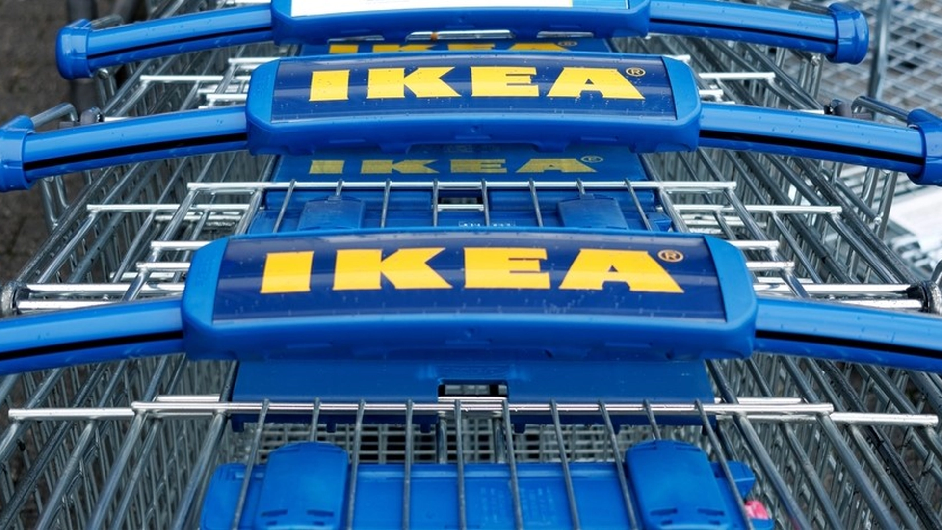 Russiske spioner betalte teenager for at sætte ild til en IKEA
