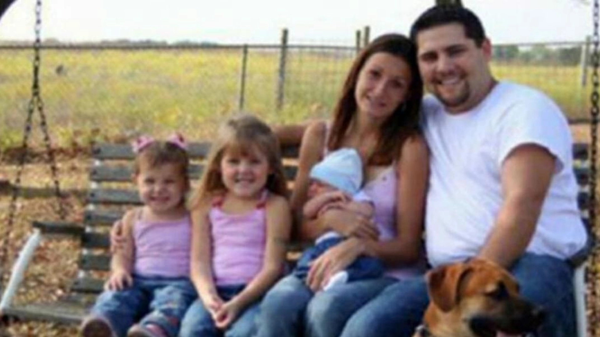 De ønskede et hyggeligt familiebillede: Da de så billedet opdagede de den uhyggelige sandhed