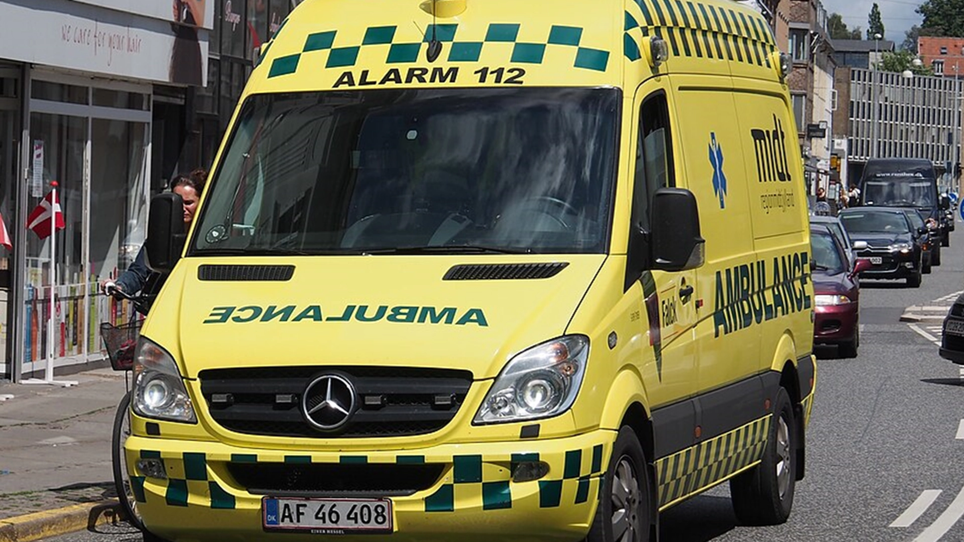 Har du bemærket, at ambulancerne kommer hurtigere frem end normalt? Her er forklaringen om hvorfor