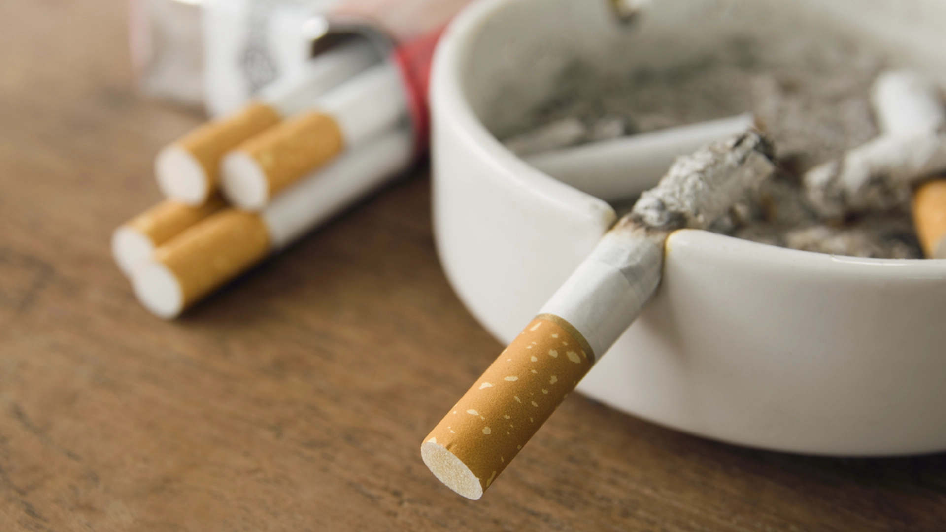 Vær opmærksom: Denne almindelige livsstilsvane er lige så risikabel for dit helbred som rygning