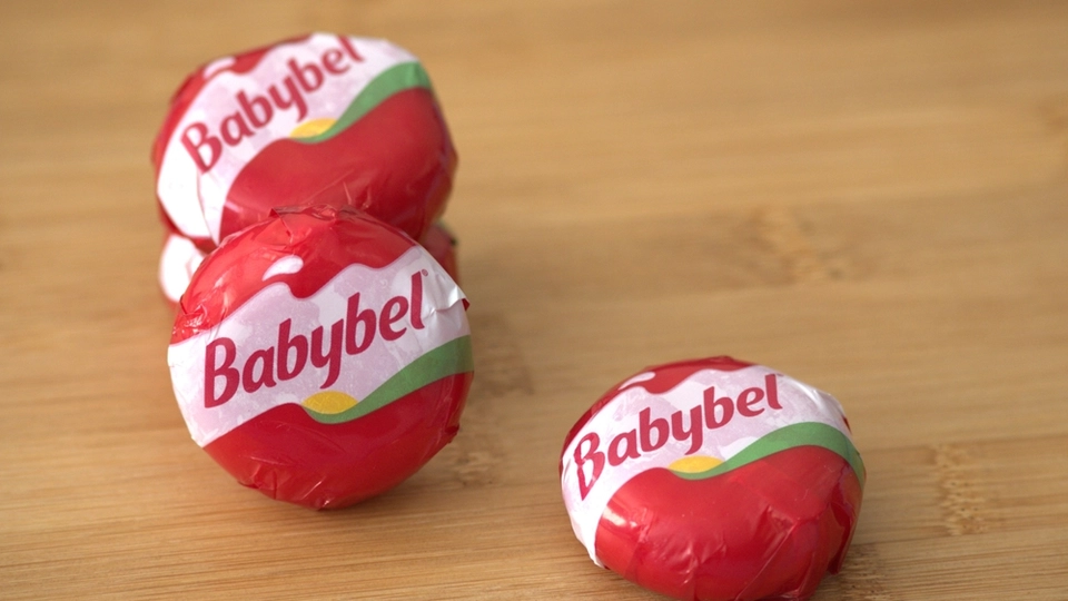 Folk kan næsten ikke tro deres egne ører, når de hører, hvad den røde emballage omkring Babybel er