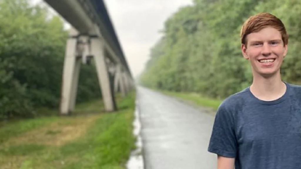 Lasse på 17 har boet 1,5 år i et tog: Så billigt er han sluppet