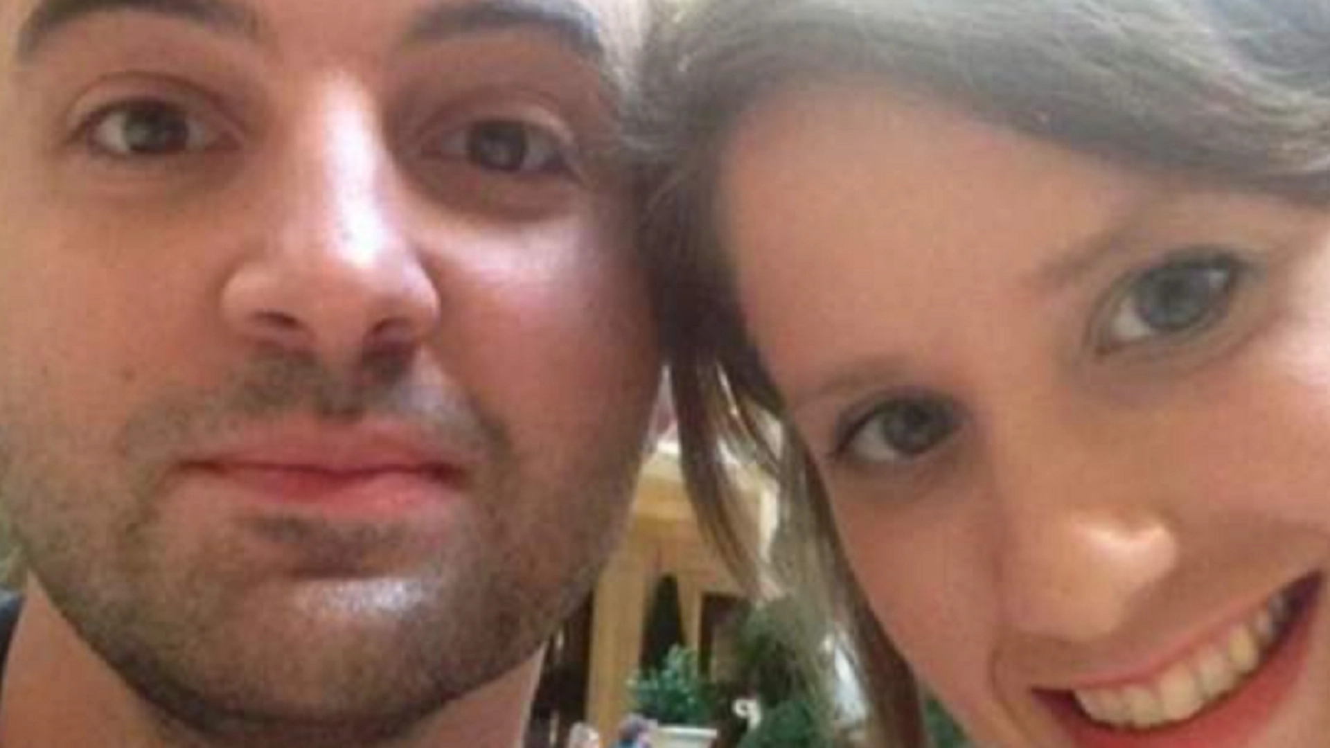 Efter Michelles død opdagede hendes mand, John, et chokerende billede på hendes mobiltelefon