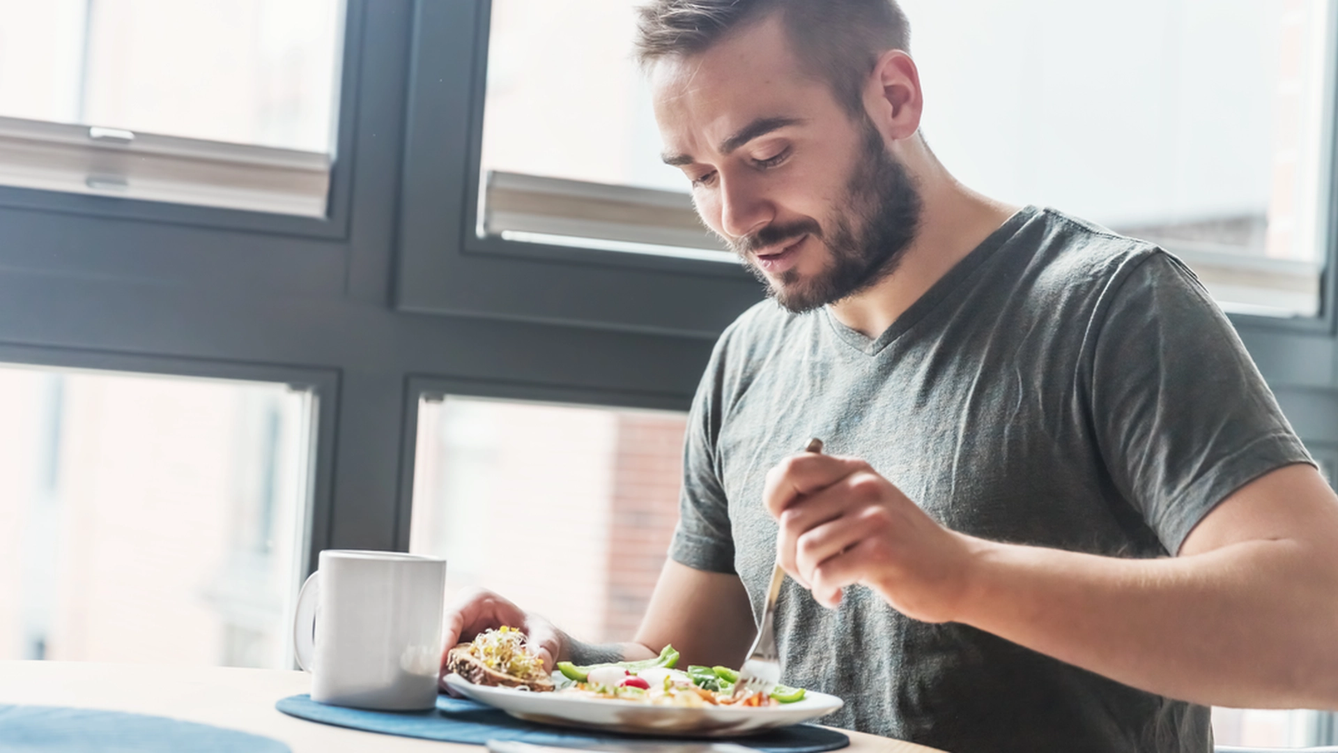 Hvornår bør man spise aftensmad for at tabe sig og få mere energi?