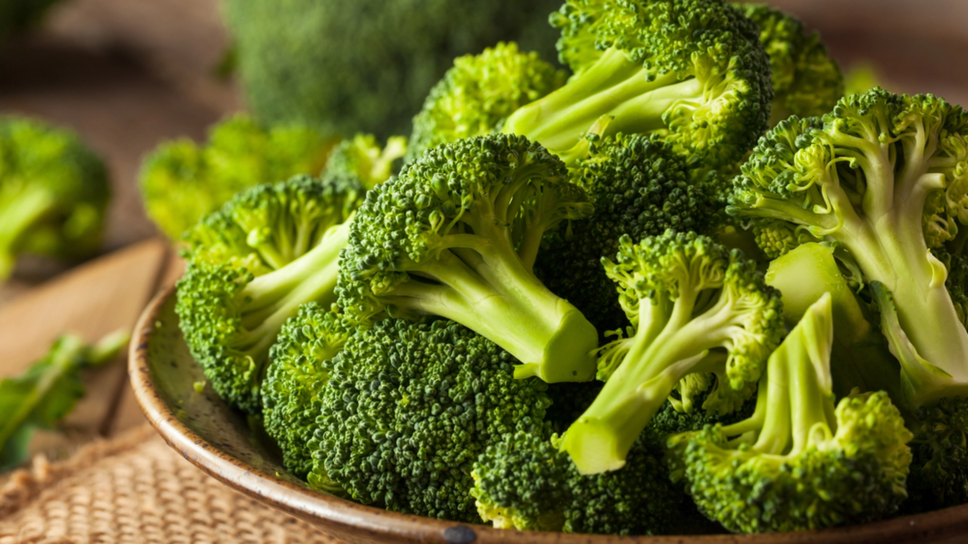 Sådan får du din broccoli til at smage bedre og sundere uden at koge den