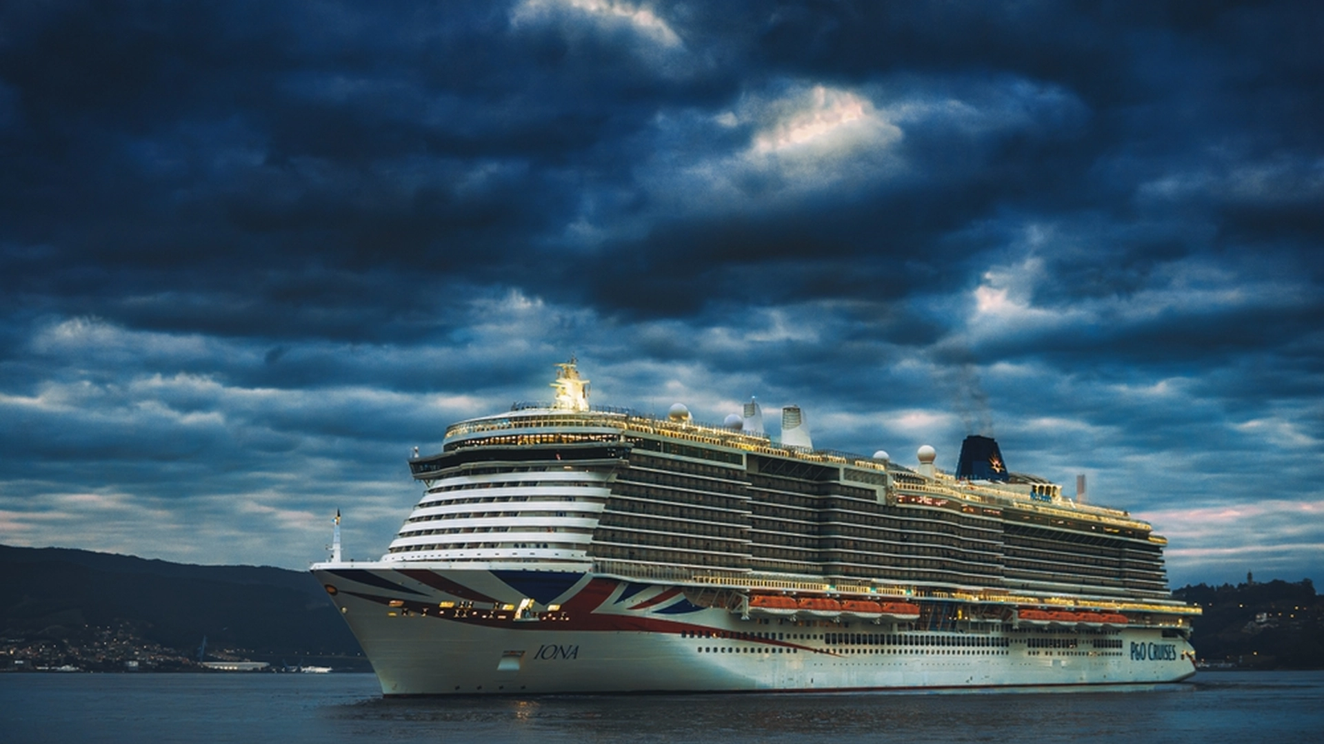 Polterabend på luksuskrydstogt endte i kaos: Sådan gik det galt