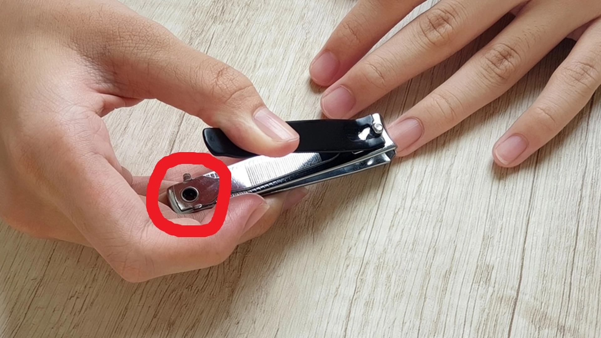 En funktion de færreste er klar over: Dette er hullet i negleklipperen til for