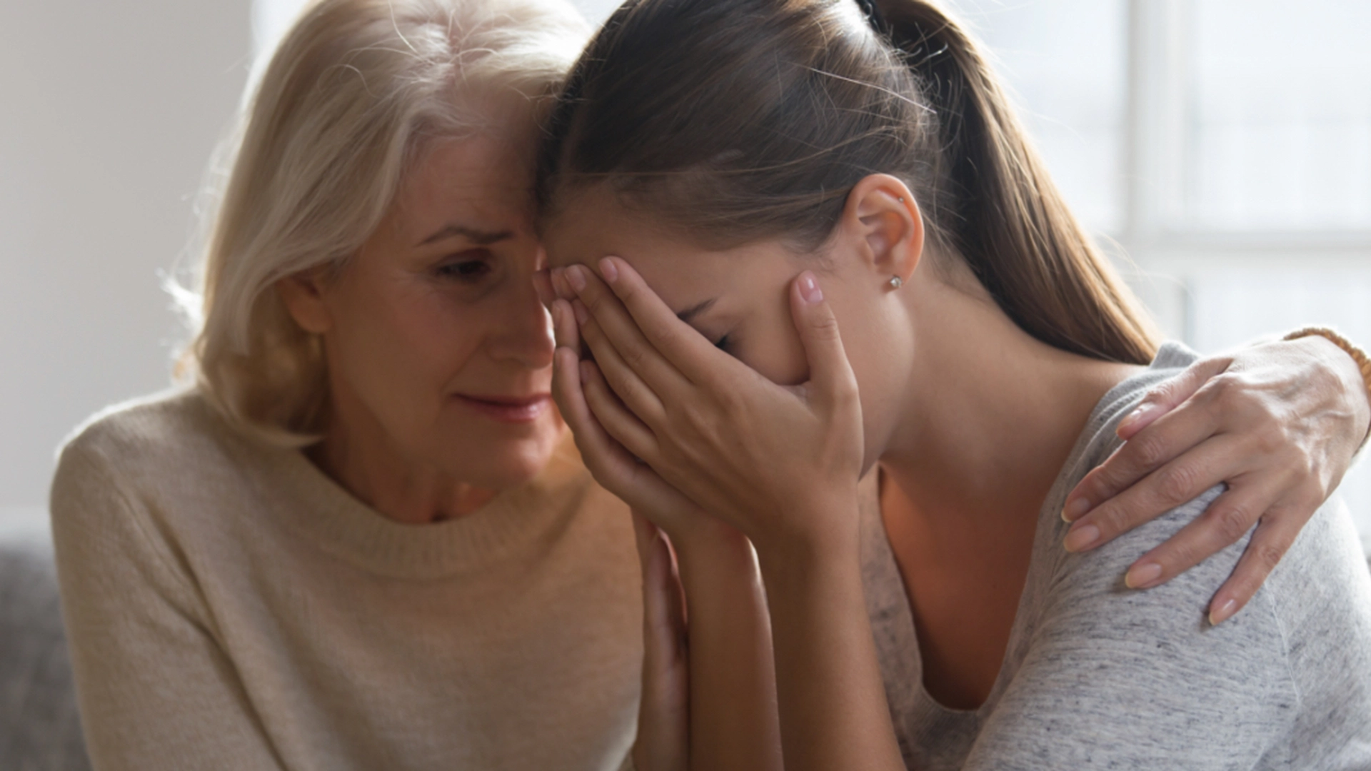 Kvinde havde affære med datters ekskæreste og blev gravid – men så tog historien en uventet drejning