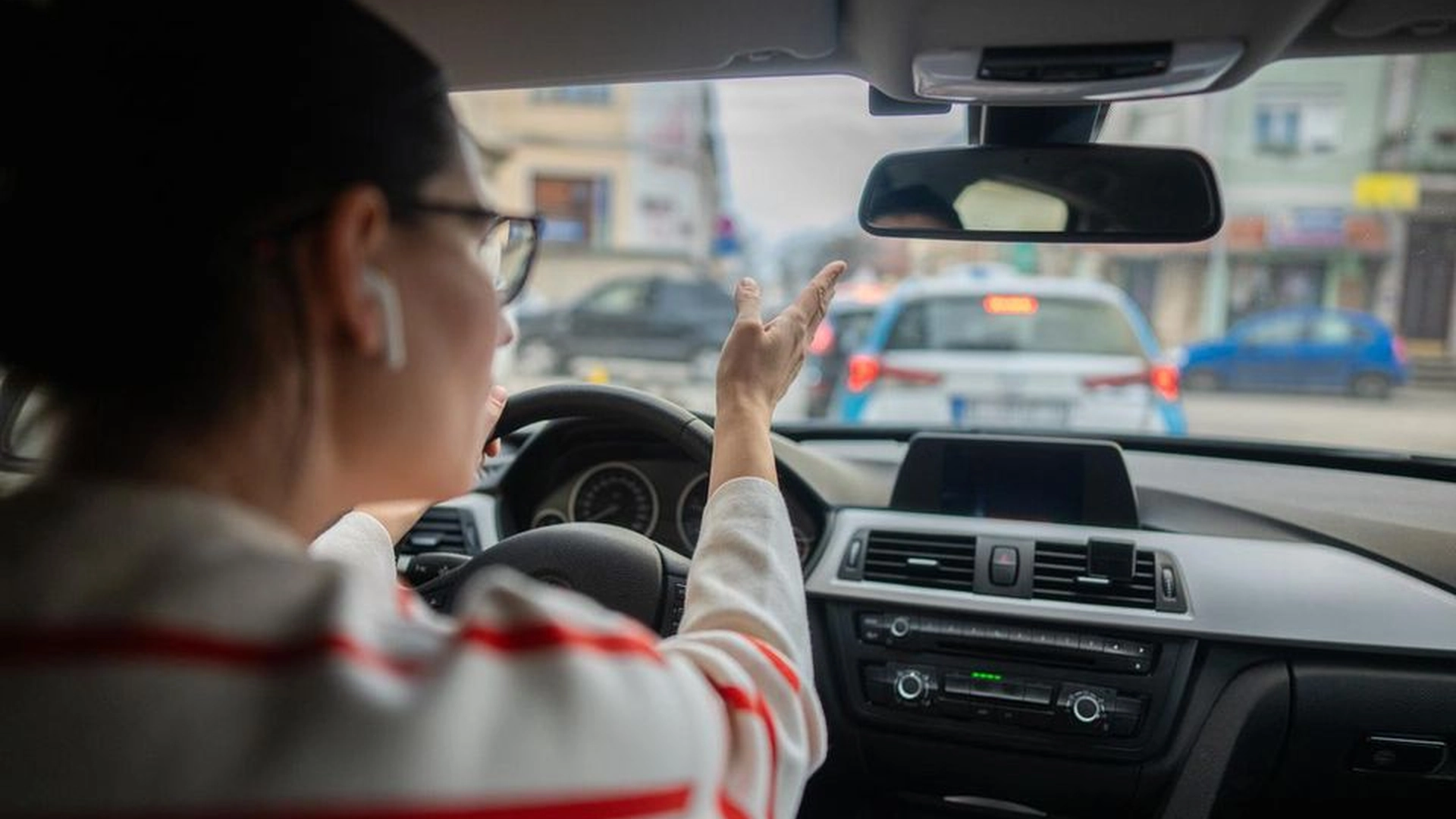 Halvdelen af alle bilister har oplevet det i trafikken: Fører til både skader og uheld