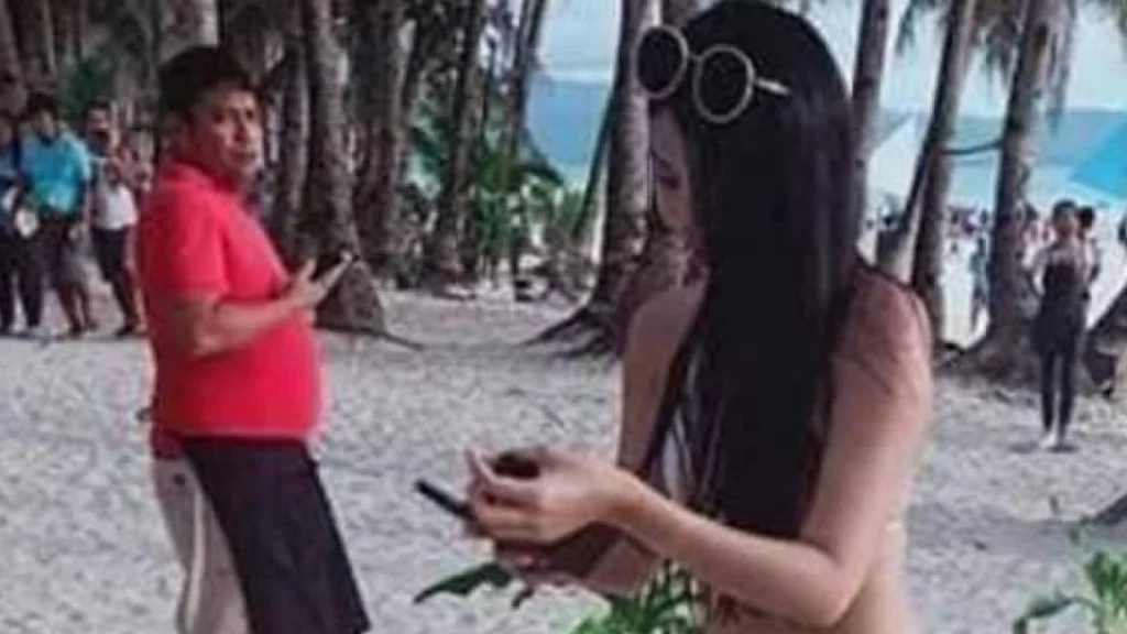 Kvindelig turist får udstedt en bøde for sin bikini: ‘Det er kun en snor’