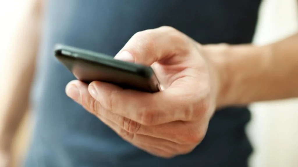 Enkelt detalje i en sms kostede ham knap 350.000 kroner: Nu advarer han andre