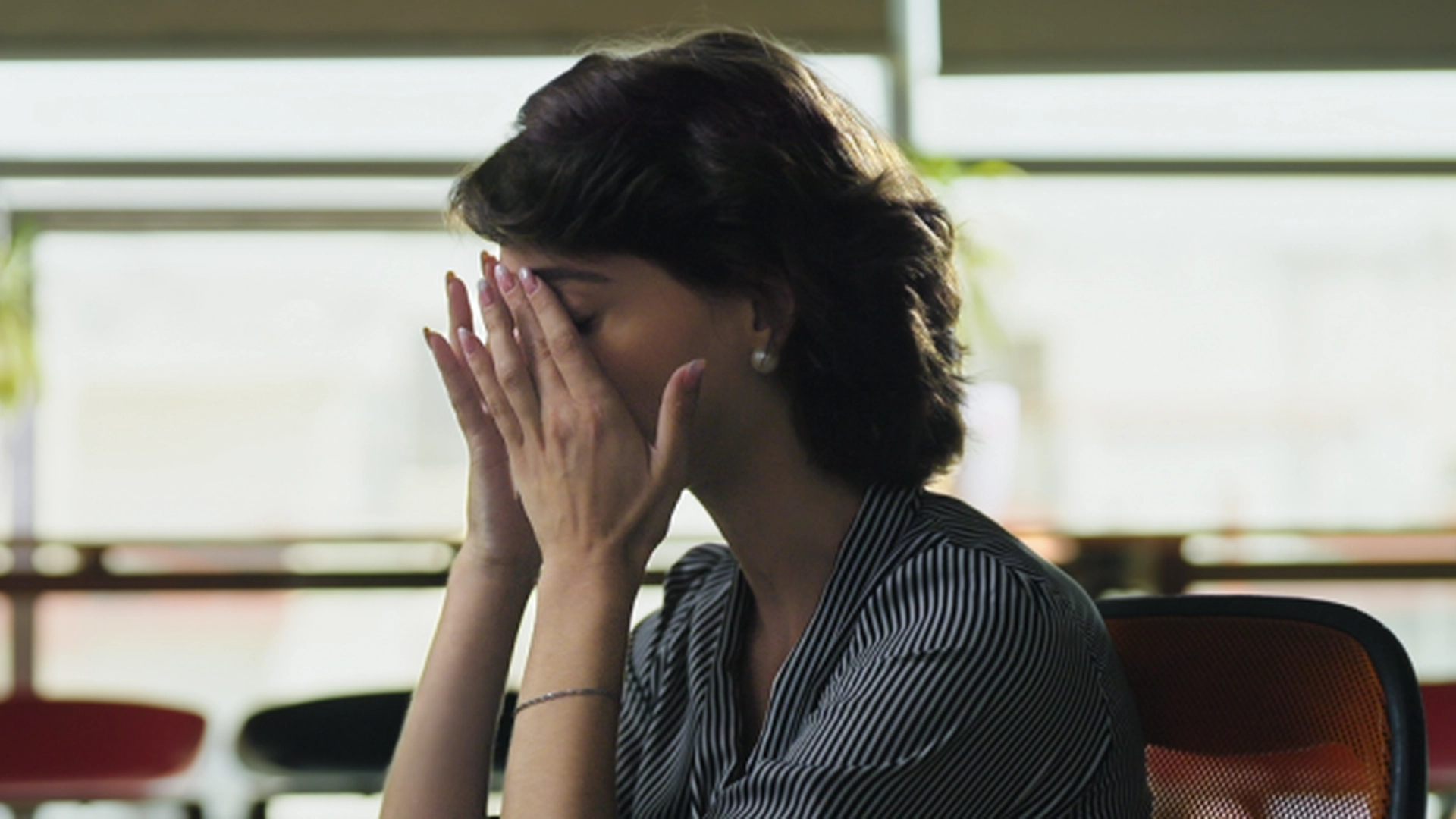 Kvinde vred over naboens påfund: Gik ind på min grund af vanvittig årsag