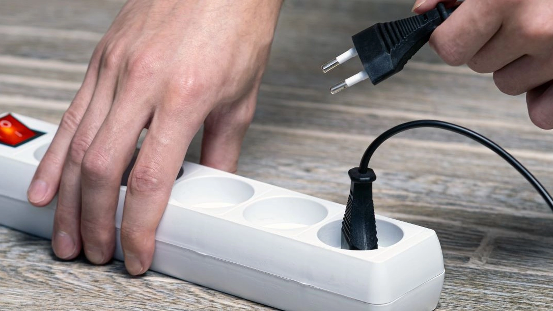 Disse 6 apparater bør aldrig tilsluttes en forlængerledning