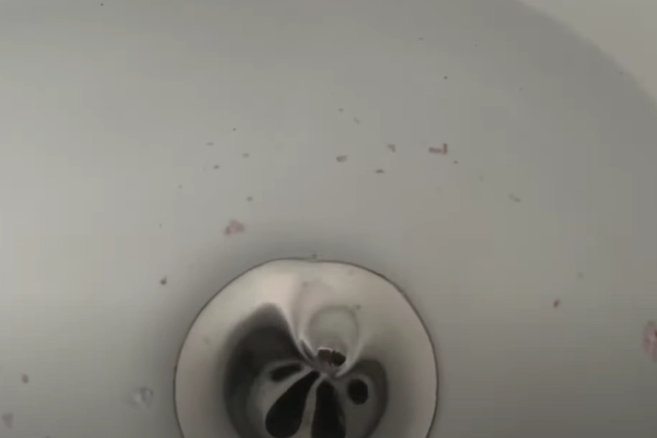 Hæld det i vasken i stedet for natron: Med et snuptag vil dit afløb ikke længere være stoppet