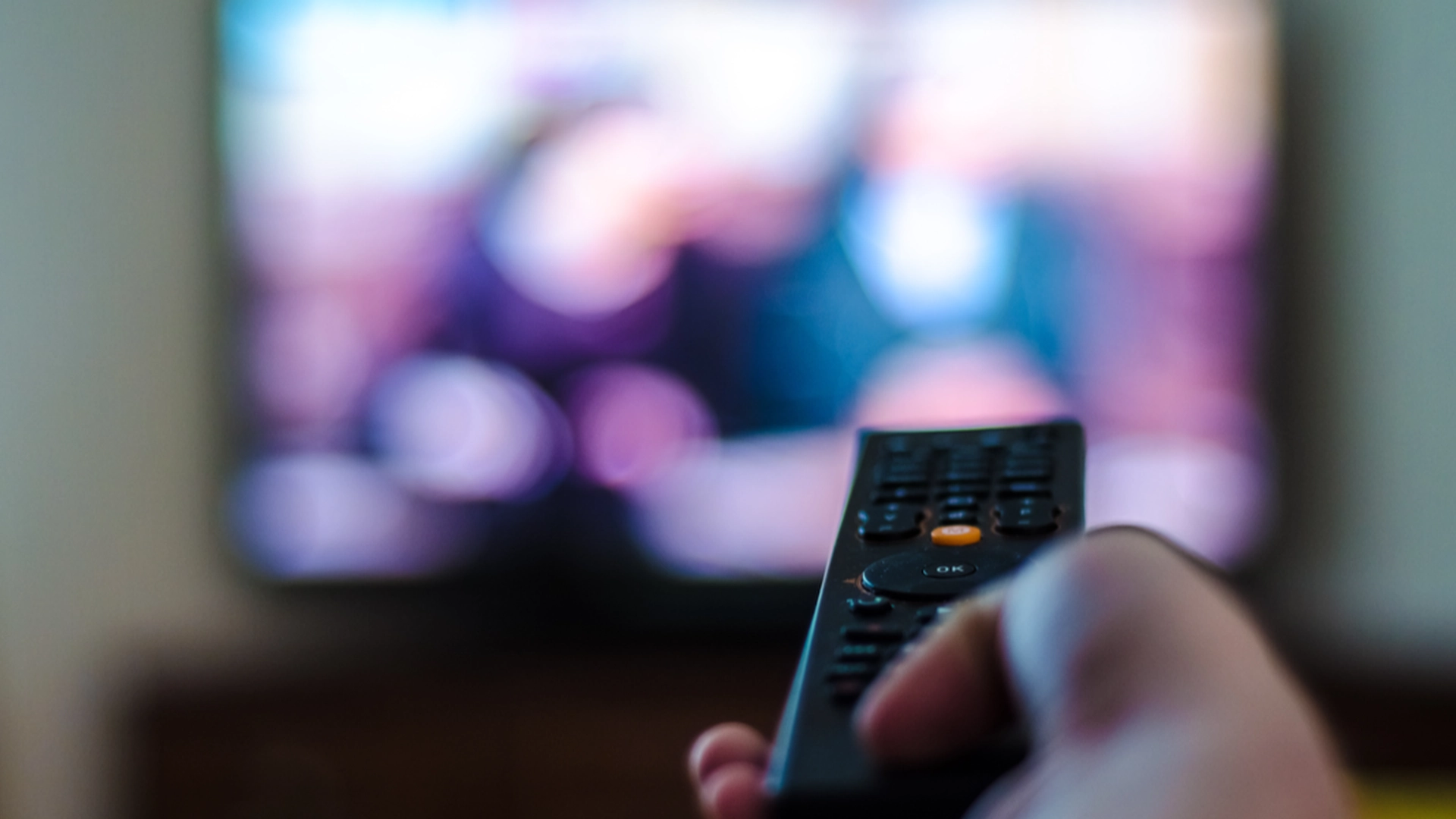 Hvordan genstarter du dit tv, og hvorfor skal du gøre det regelmæssigt? Her er alt, du skal vide