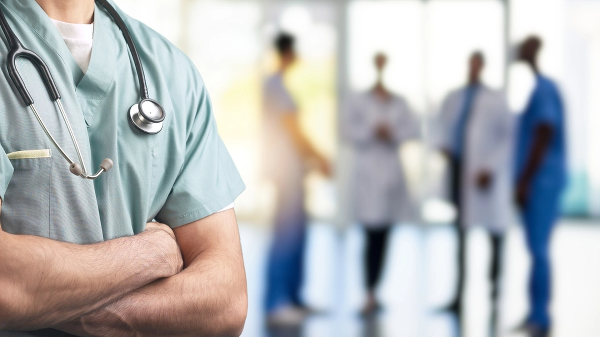 Drama i omklædningsrum: Transkønnet læge og sygeplejerske er endt i retten