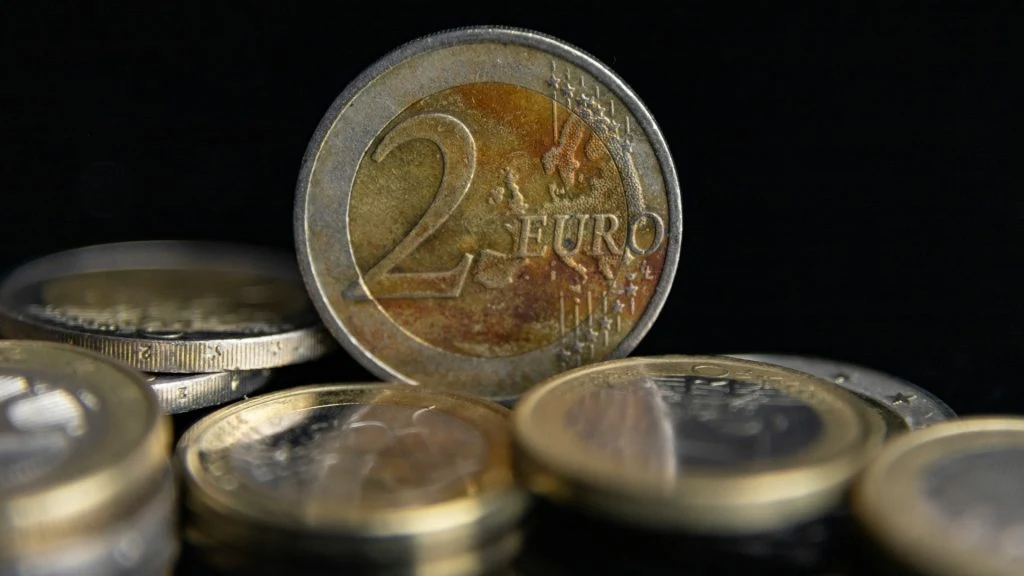 Tjek både pung og skuffer: Disse 2-euro-mønter er over 10.000 kroner værd