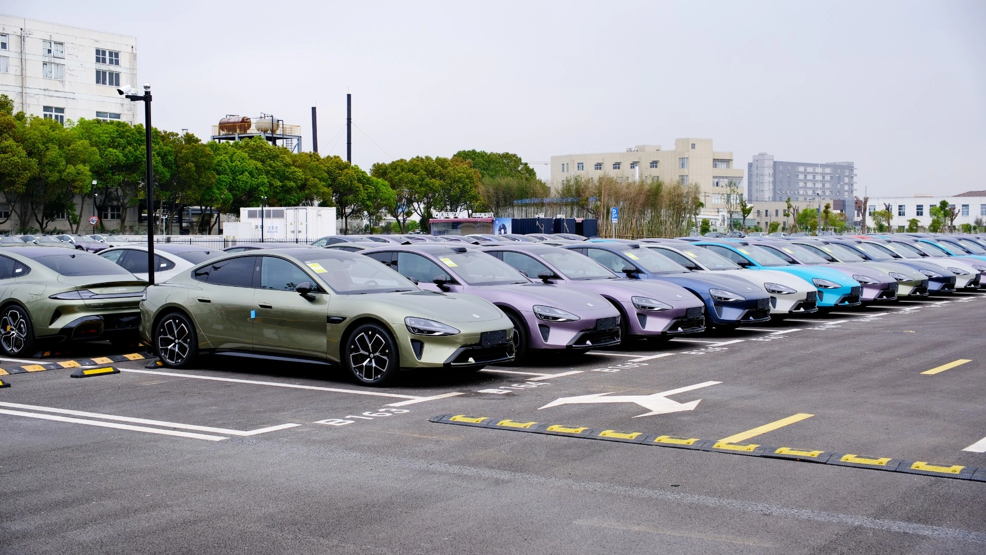 Kendt bilmærke vil have patent: Udvikler bilbatteri med rækkevidde på 1.200 kilometer