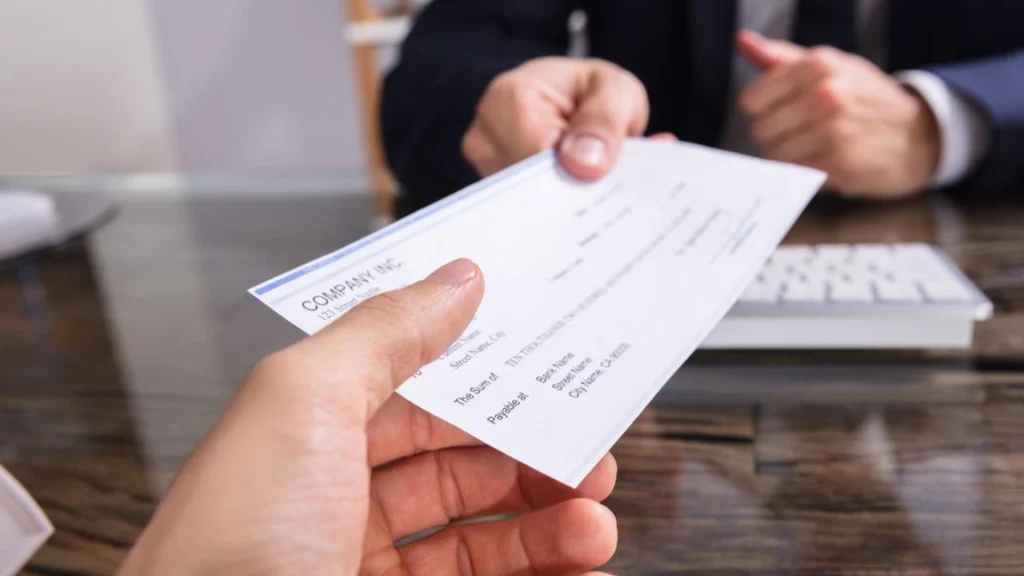 Fik udbetalt 330 gange for meget i løn: Chefen har ikke set ham siden