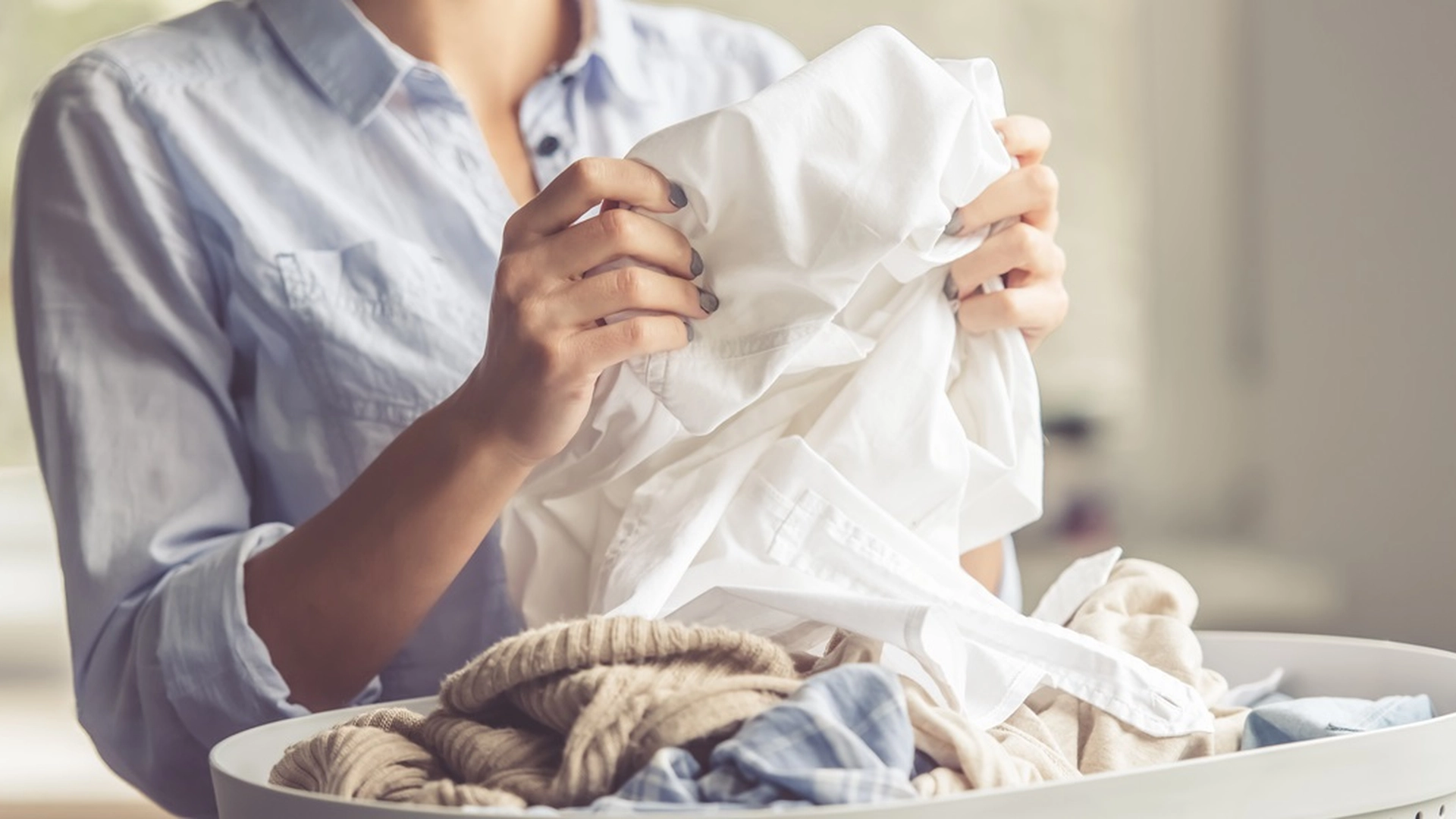 Er det bedre at vaske tøj med vrangen ud? Nu afslører eksperter endelig svaret