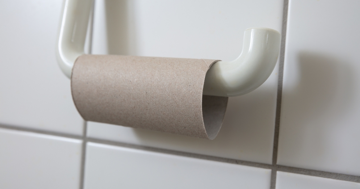 Nogen burde få en guldmedalje for ‘nyt’ genialt trick. Derfor skal du begrave din tomme toiletrulle i haven.