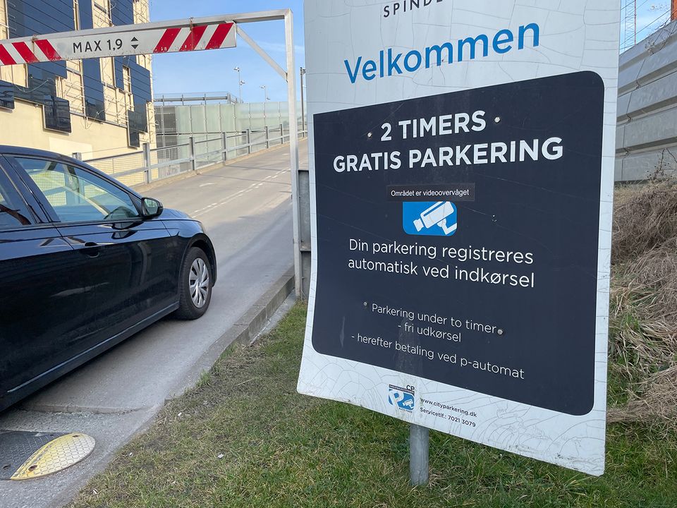 Ny ‘usynlig’ p-afgift påvirker mange bilister og kan meget vel være ulovlig: Her er alt, du skal vide