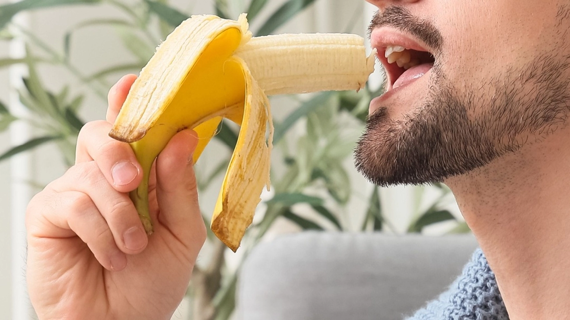 En 59-årig mand spiste 3 bananer efter aftensmadsen hver dag i et år: Da han hørte, hvad lægen sagde, blev han chokeret