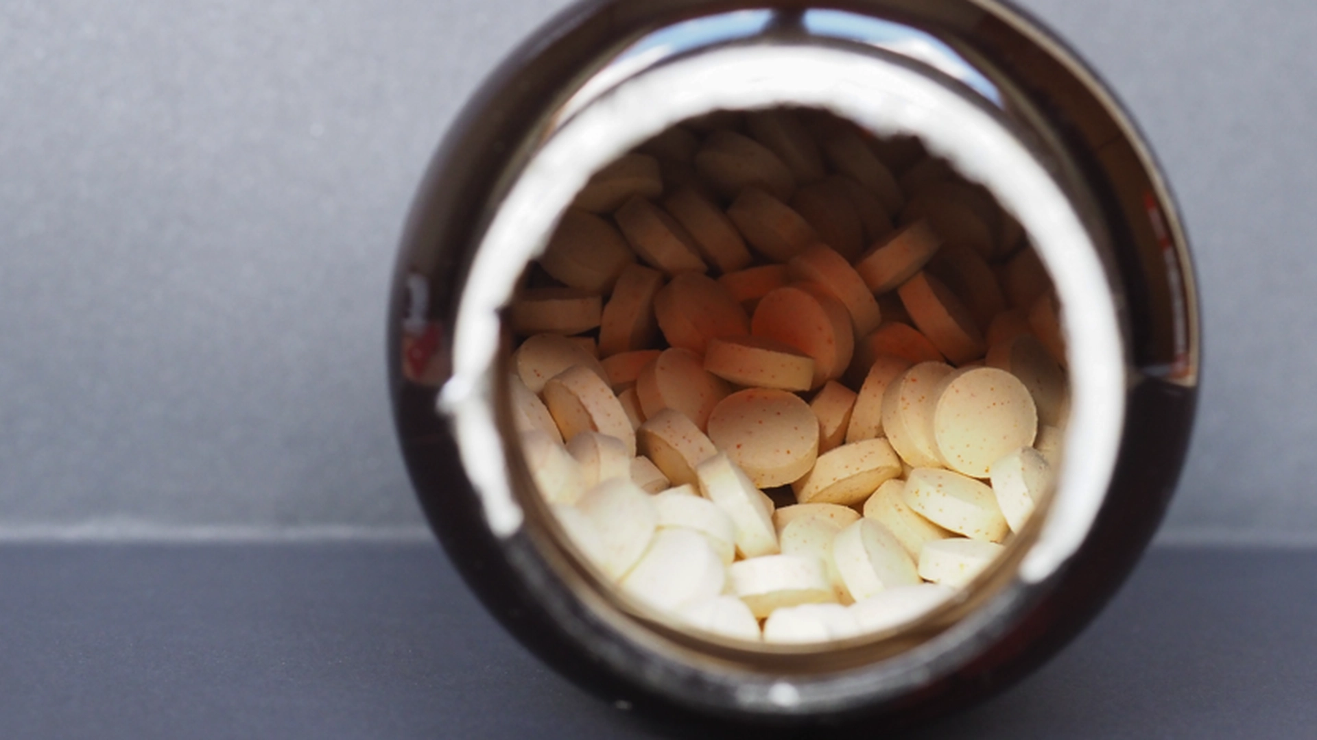 Fødevarestyrelsen opdaterer anbefalinger: Disse danskere bør tage B12-vitamin som kosttilskud