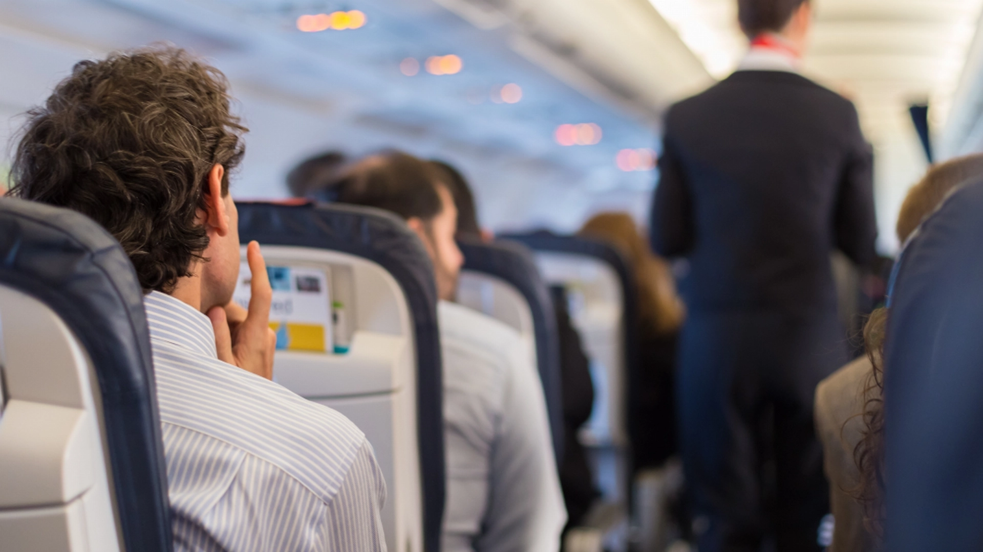Flypassager påstås at have ‘krævet tidlig adgang’ på grund af skade: Fik en overraskelse, da han forsøgte at finde sin plads