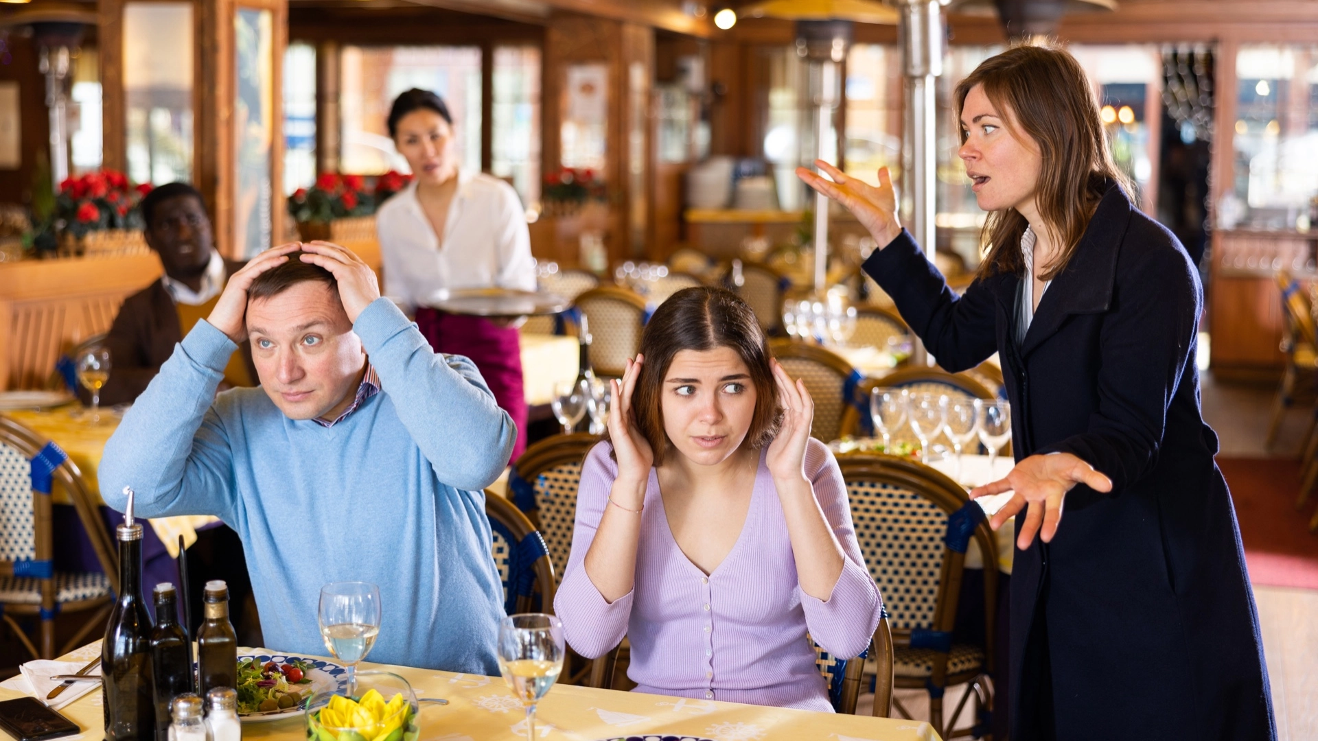 Mor udstilles brutalt online: Dette skal du aldrig gøre på en restaurant