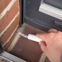 Du vil ikke gå glip af det: Her er årsagen til, at du bør tegne en kridtstreg foran din hoveddør