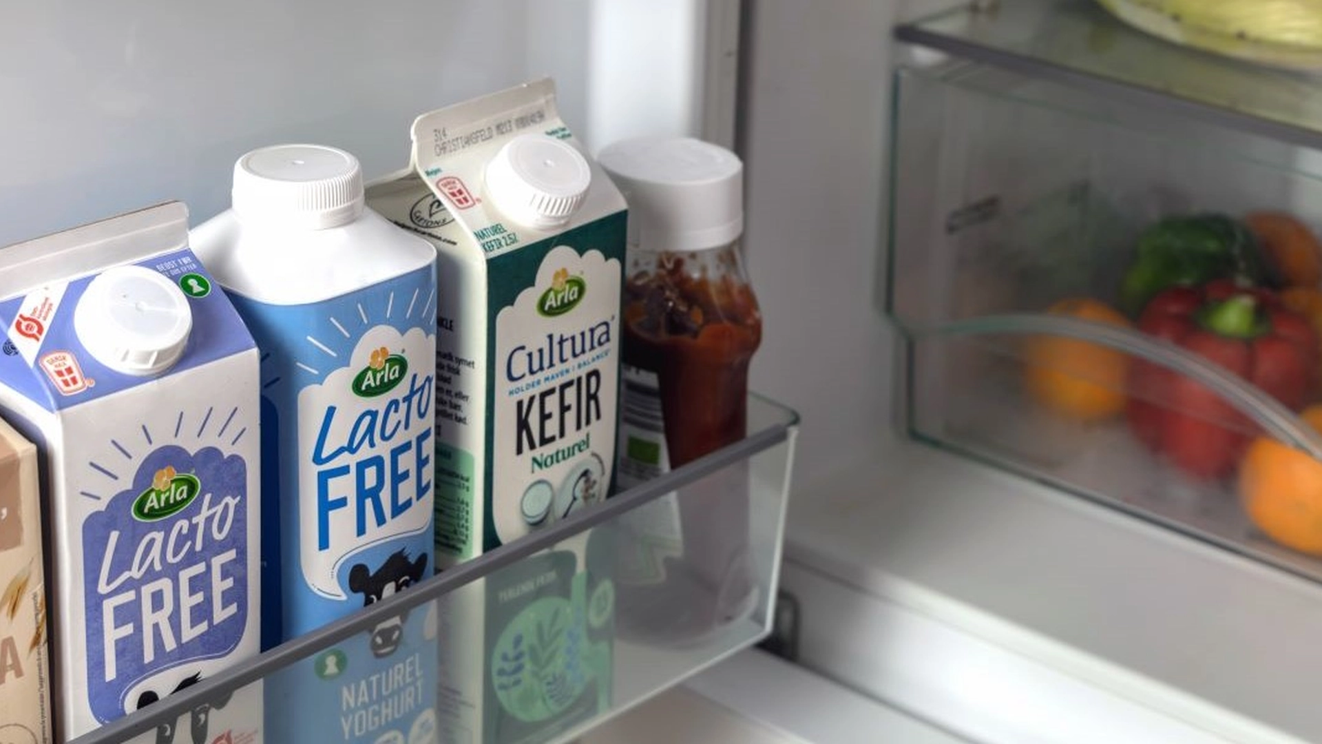 Bedstemors trick går oftest i glemmebogen: Her er det enkle trick, der fjerner alt dårlig lugt i køleskabet