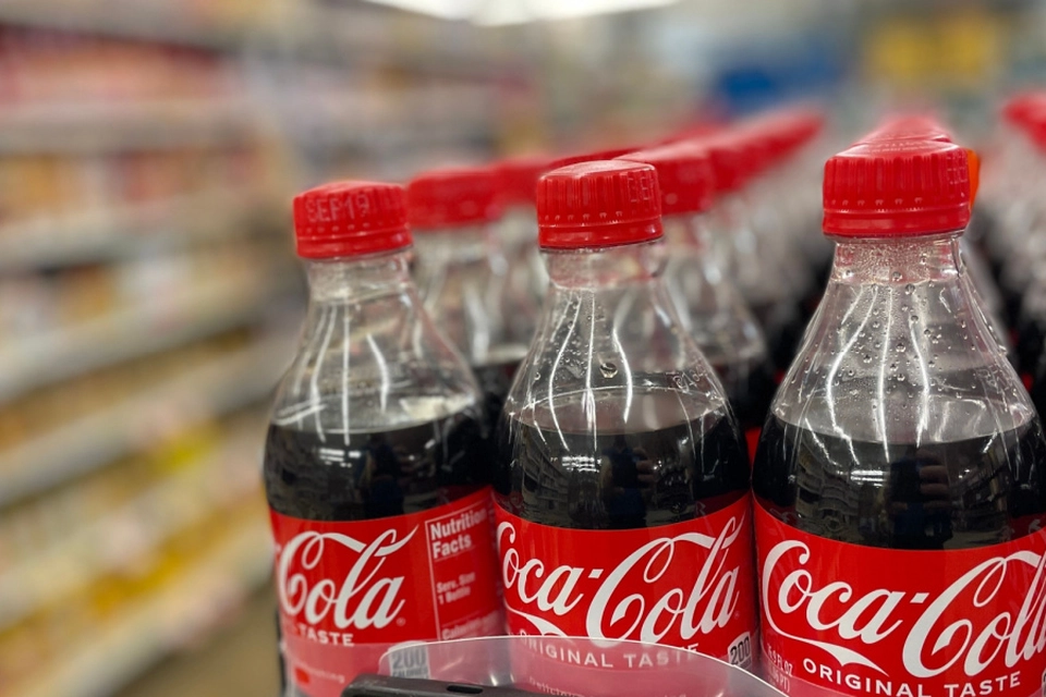 Her er grunden til, at Coca Cola forsvinder fra butikshylderne