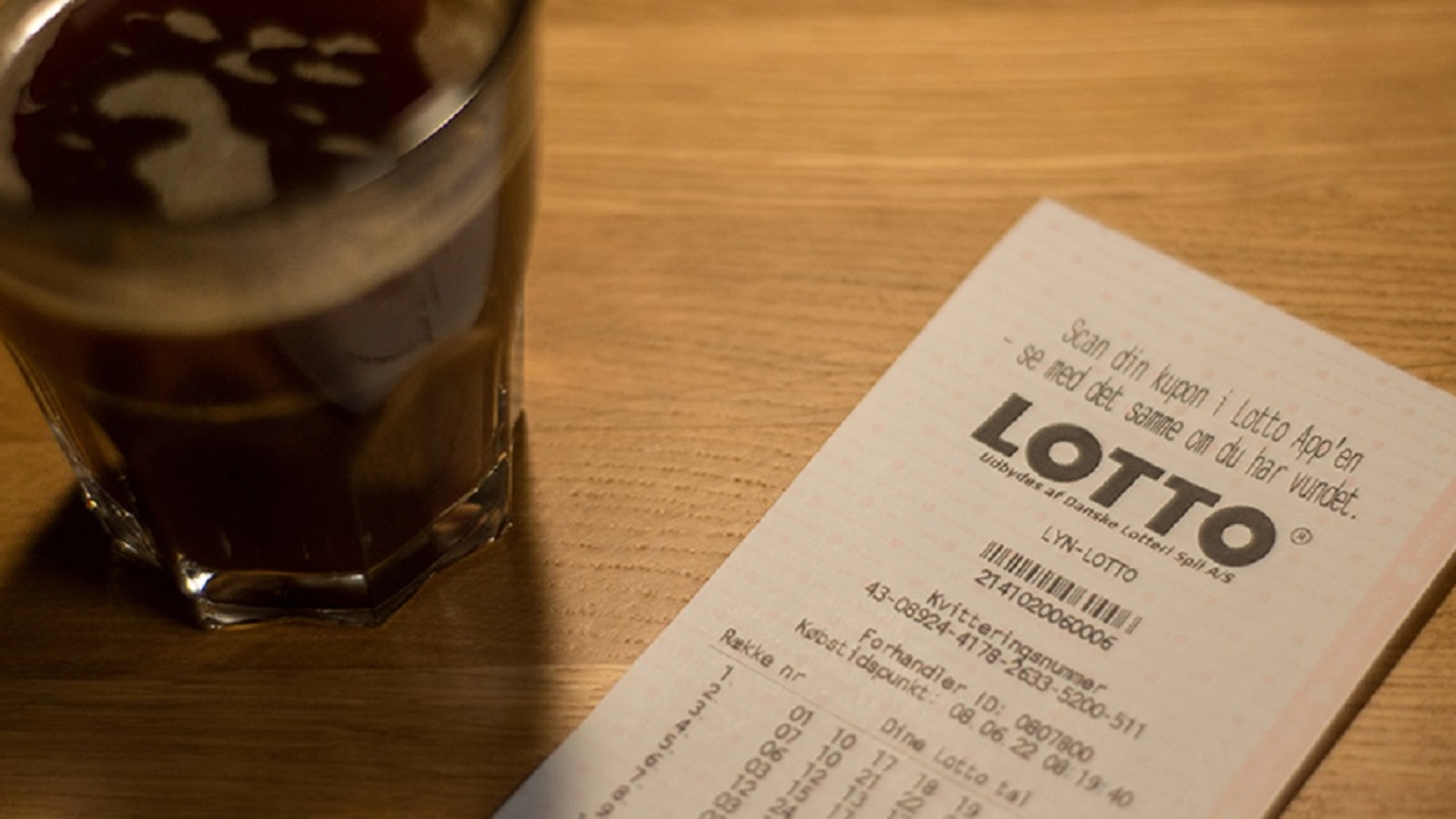 Bedstemor vinder 1 million kroner i Lotto: Har en usædvanlig drøm for sin alder