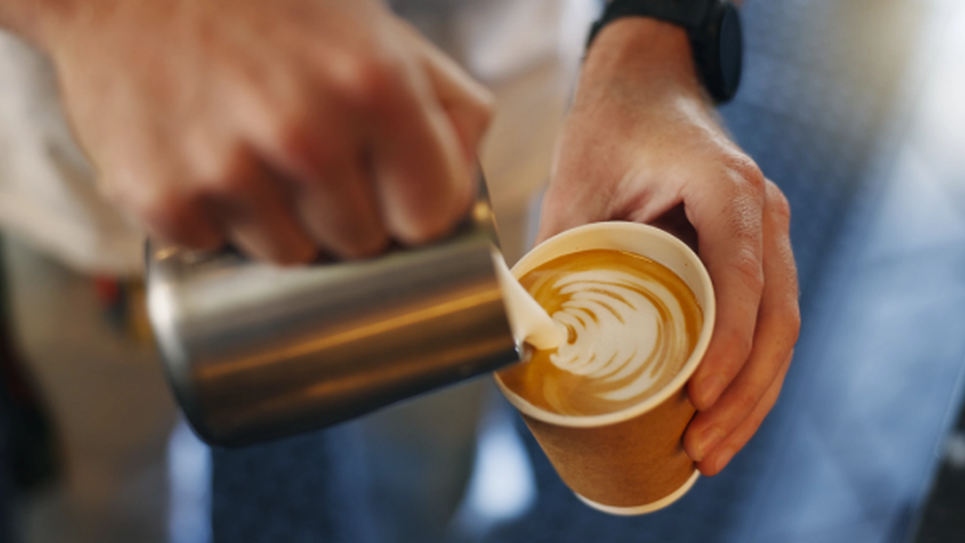 Drik denne ‘kaffe’ inden du går i seng: Den kan få dig til at sove på 5 minutter