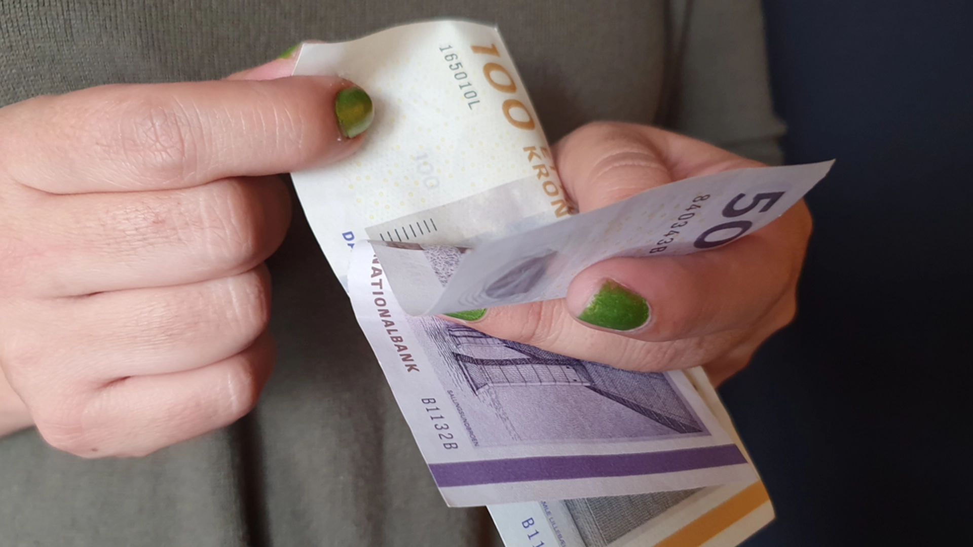 Svindlere snød Kirsten: Nu kommer hun med opråb til danskerne