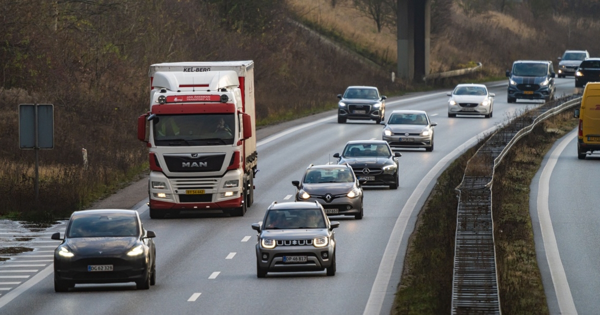 Hver tredje dansker gør det i trafikken: Kan resultere i store bøder og alvorlige ulykker