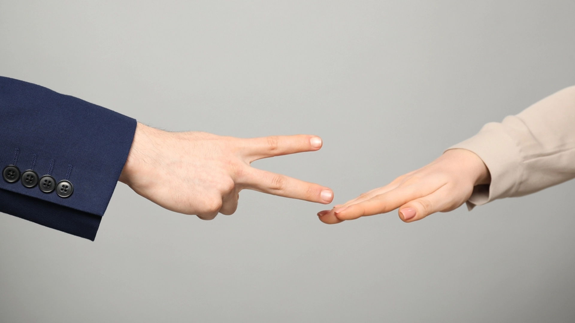 To virksomheder, én vinder: Sådan bestemte et spil sten, saks, papir en 130 millioner kroners aftale