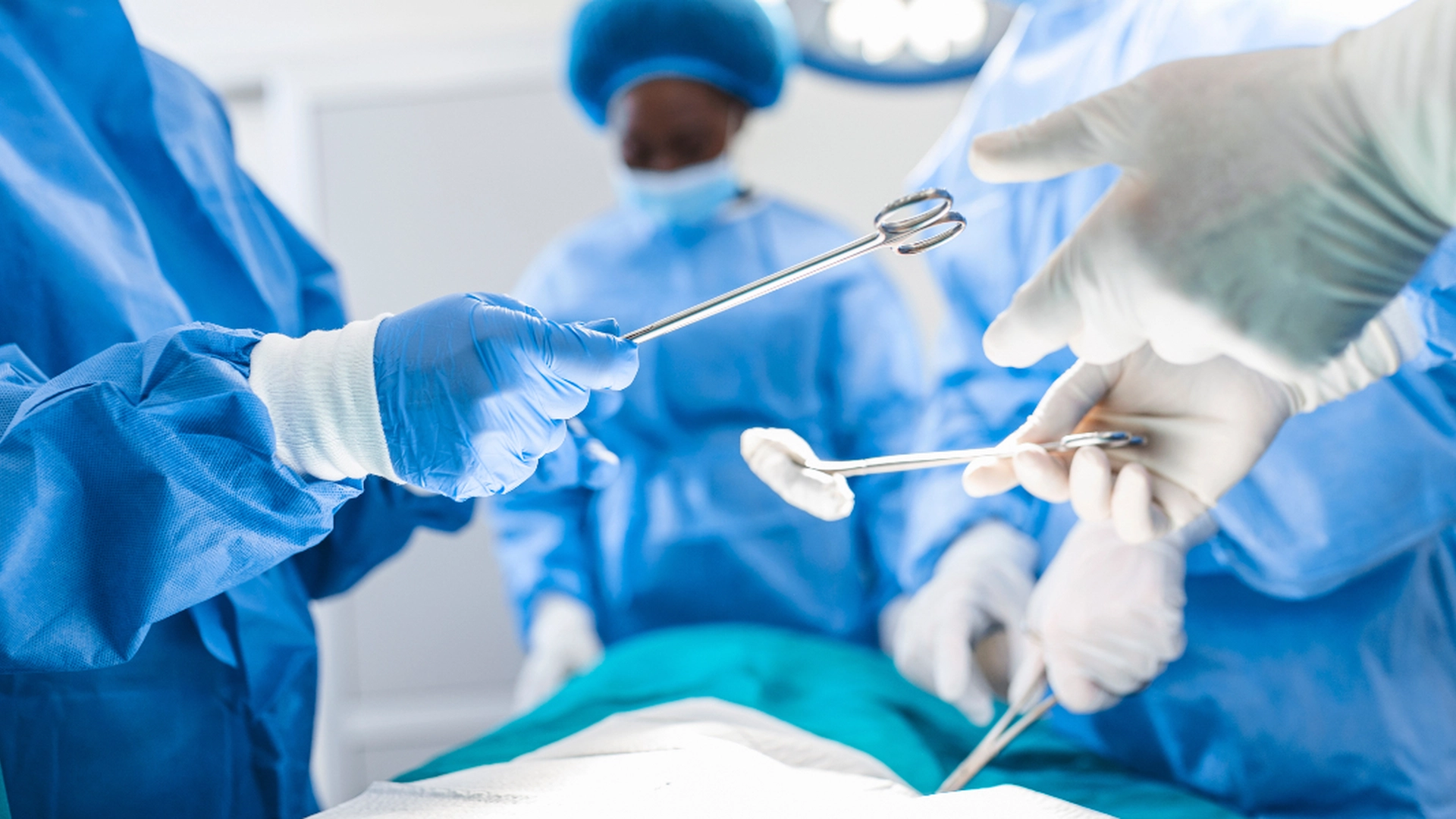 Mand skulle bare have fjernet visdomstand: Men endte med at få fjernet noget helt andet