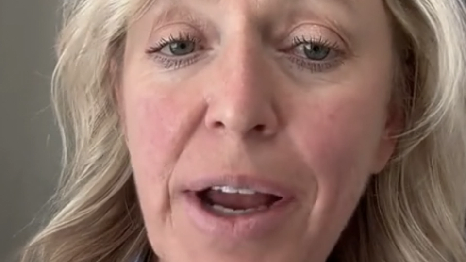 Læge forklarer: Derfor vågner du op med smerter i denne del af kroppen